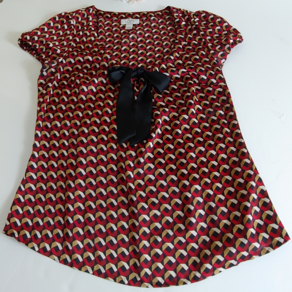 Ann Taylor Loft cap sleeve scoop neck top sz MP, red black gold satin bow
